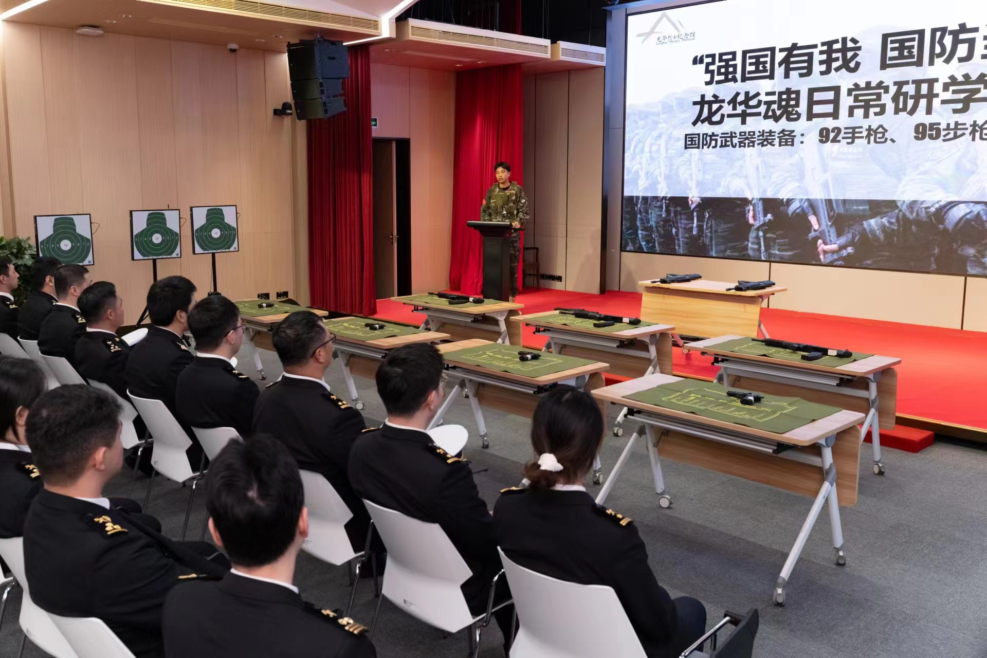 爷爷的马靴_爷爷的马靴简谱_爷爷马靴伴奏mp3