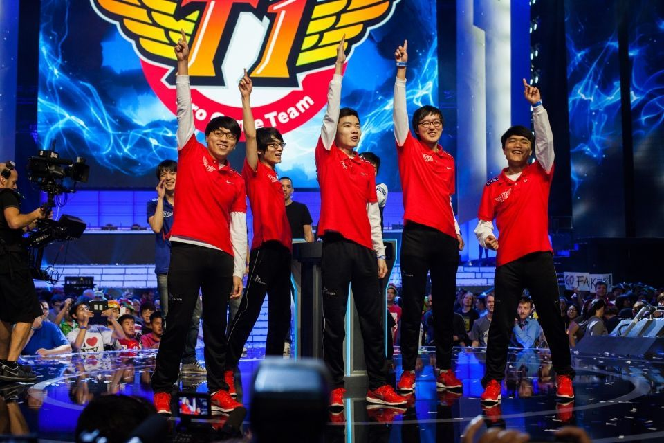 中国lol第一个s赛冠军__ 英雄联盟全球总决赛历史回顾 